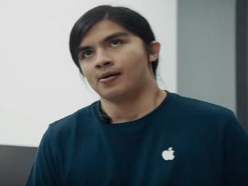 Guy in Samsung Galaxy S9 Commercial
