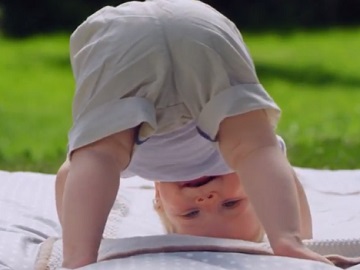 Little Baby in HiPP Organic TV Advert