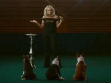 Avocados From Mexico Commercial - Actress Kristin Chenoweth & Dogs