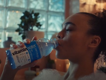 Vitaminwater Ice Zero Curly Haired Girl in Bathtub Commercial