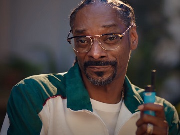 BIC EZ Reach Lighters Pass It Commercial - Feat. Snoop Dogg