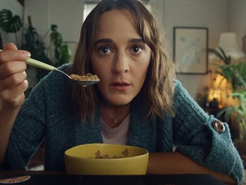 eBay Bargain Hunters Advert - Woman Eating Cereals