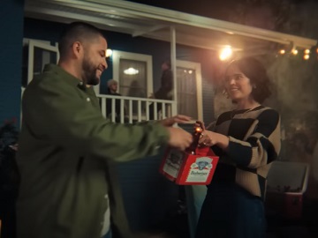 Budweiser Super Bowl Commercial Actors - Who Drinks Budweiser?